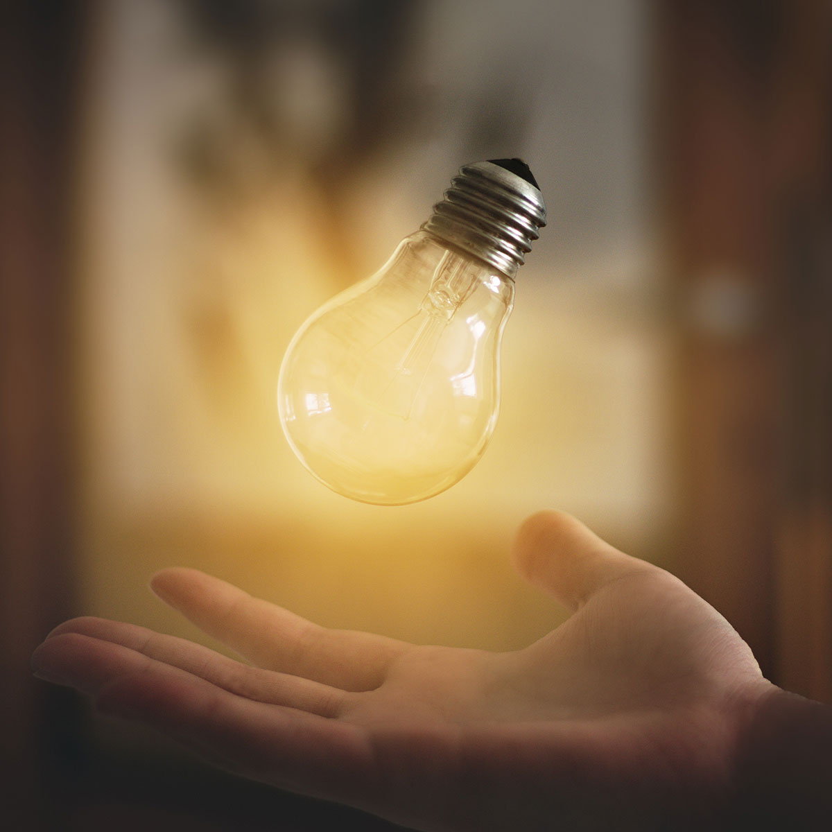 inzicht-peertje-blur-bulb-close-up-glass-390426